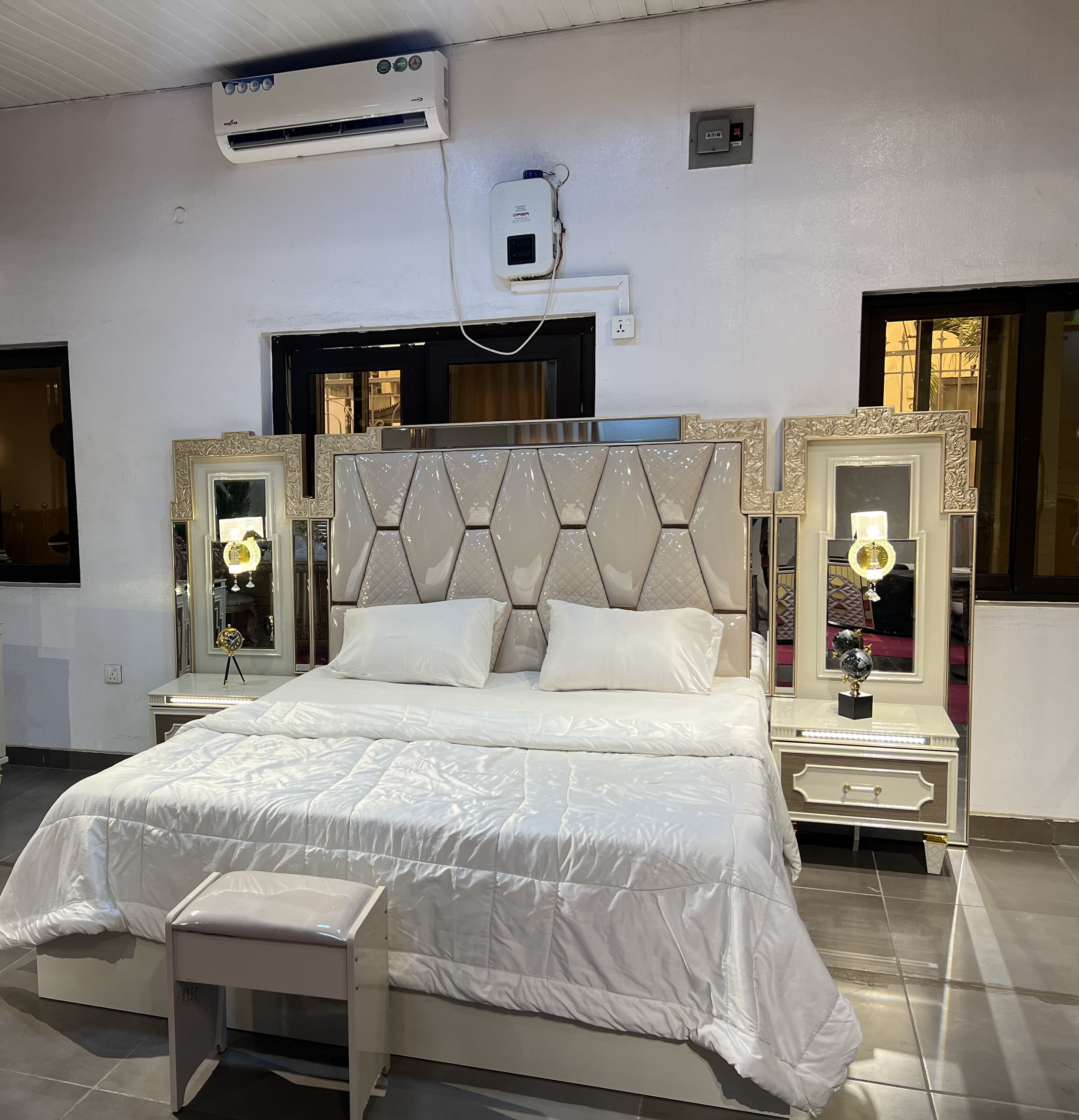 9953 contemporary bed - Thumbnail 2