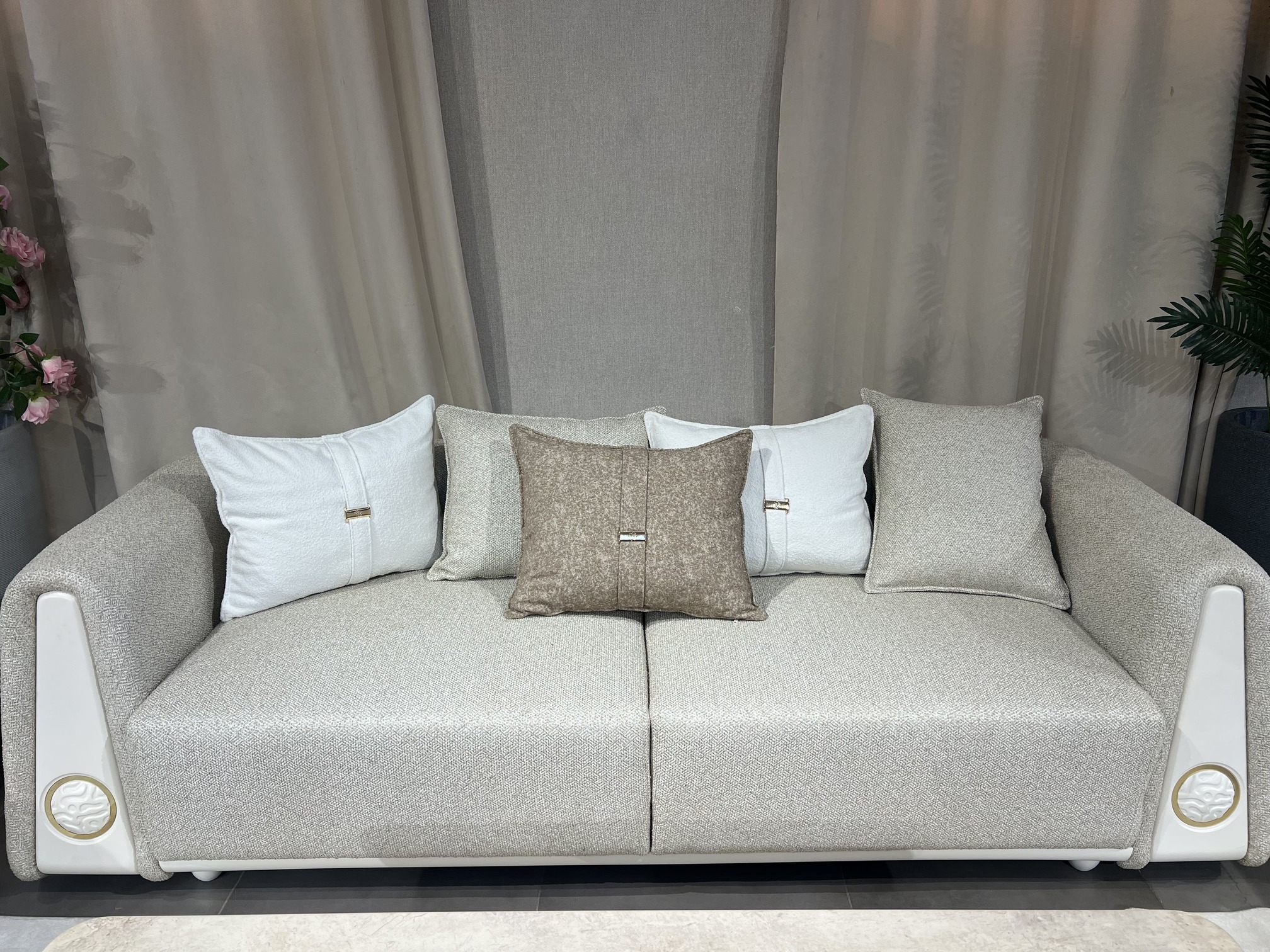 flora koltuk - Thumbnail 2