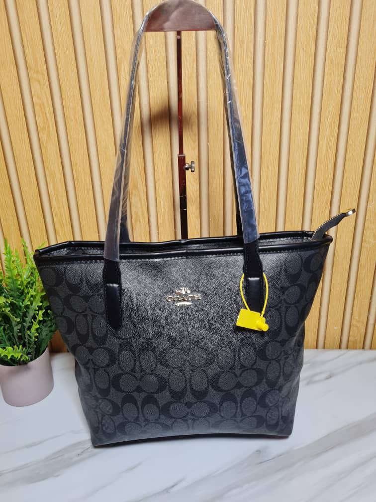 coach bag - black