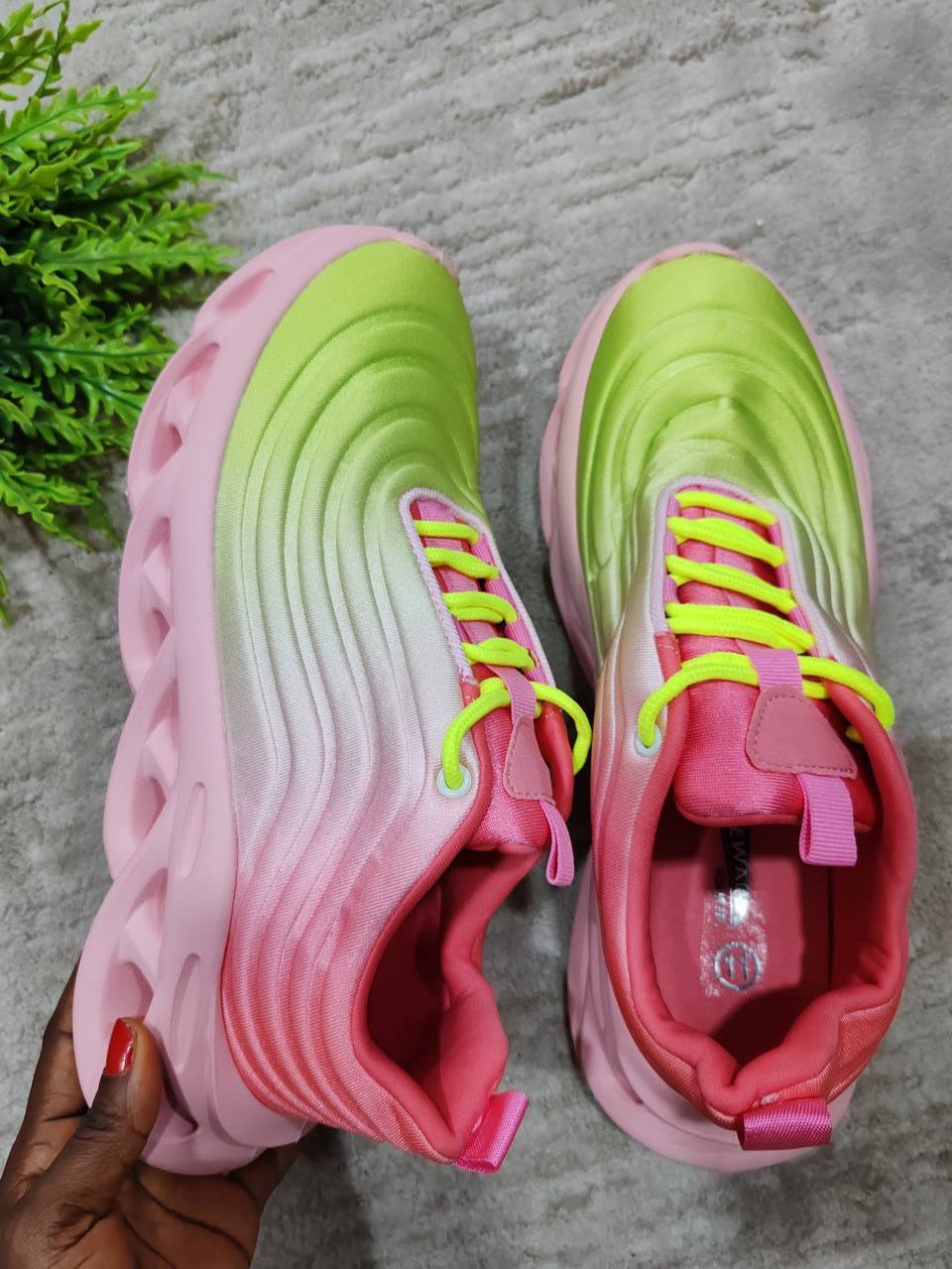 free walk sneakers - neon pink sole