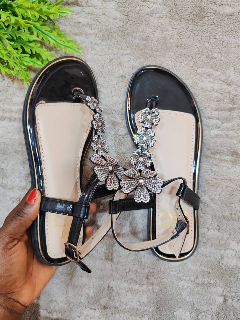 malkia flat sandal - black