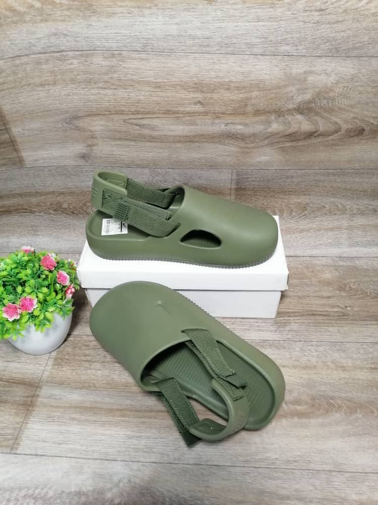 croc sandal - green