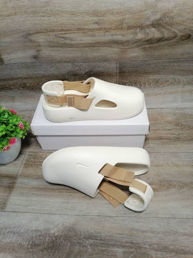 croc sandal - nude
