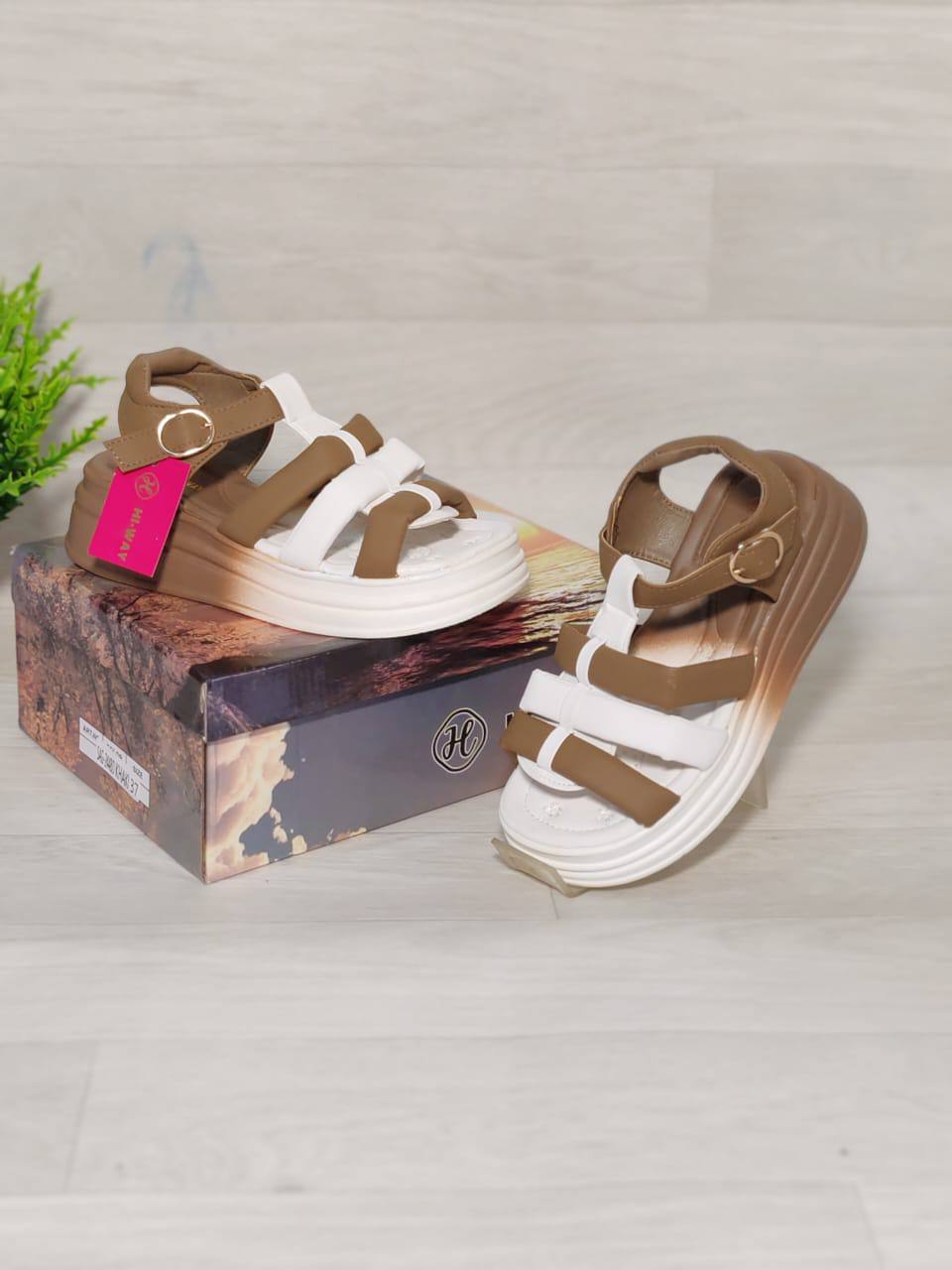 hi-way sandals - brown