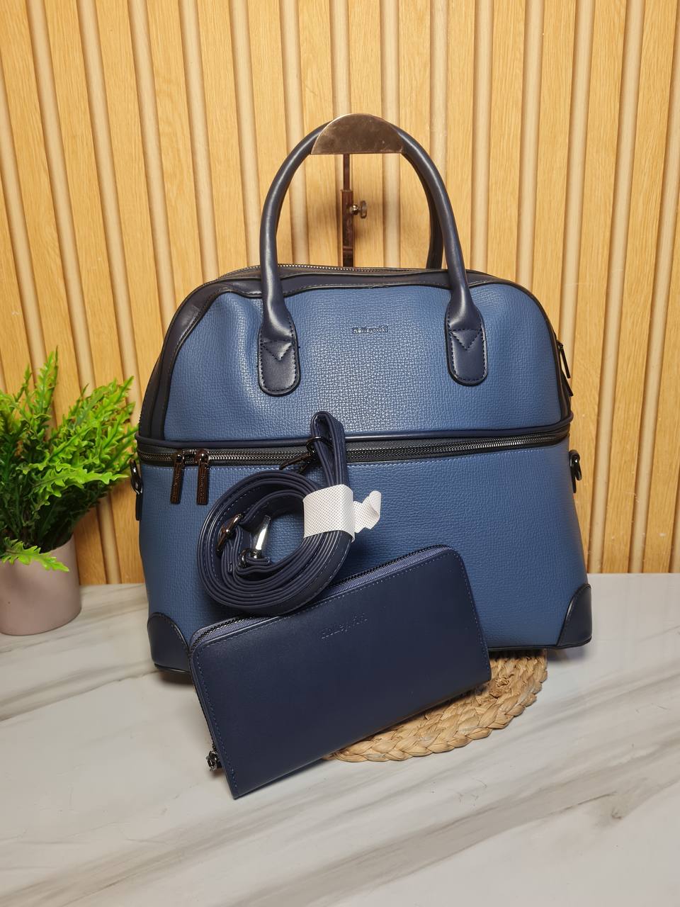 holly vivi travel handbag 1066 - blue
