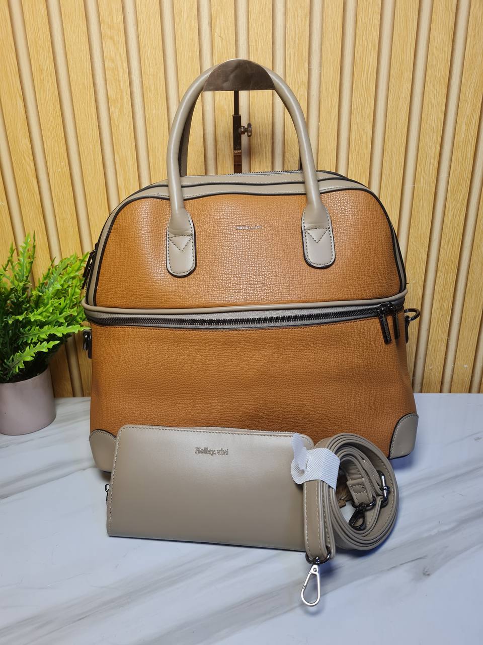 holly vivi travel handbag 1066 - brown