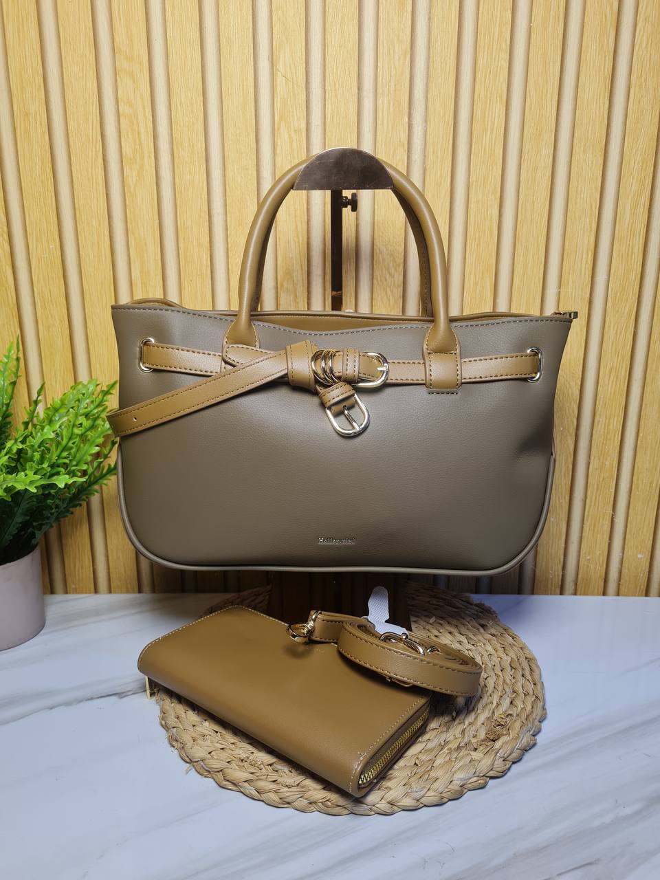 holly vivi belted handbag 1064 - coffee