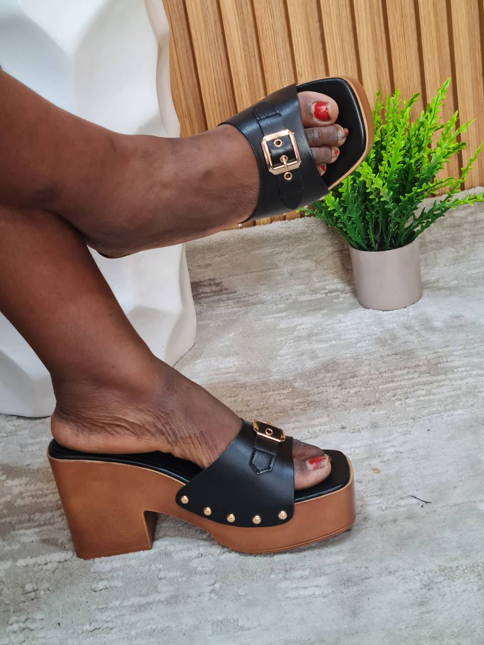 nora seith platform mule - black