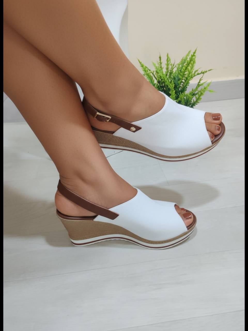 caldeine love wedge sandal - white