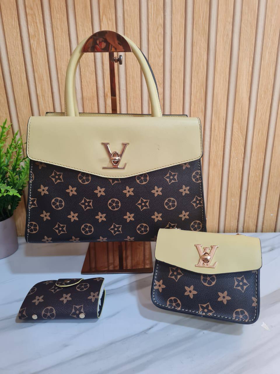 lv handbag with two colors - yellow/coffee