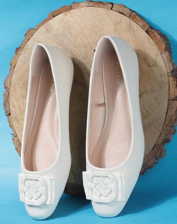 bata flat shoe - white