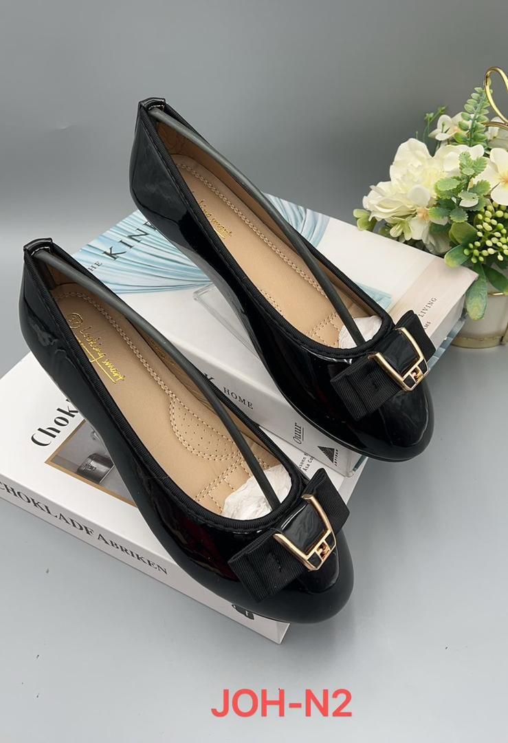 wet looks looking smart flat shoe - black