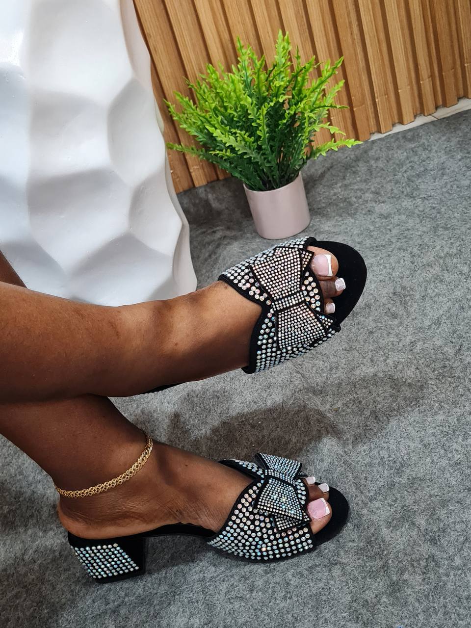 levinya medium block heel slippers - silver