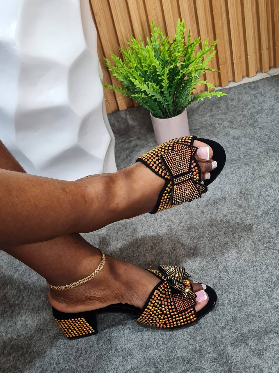 levinya medium block heel slippers - gold