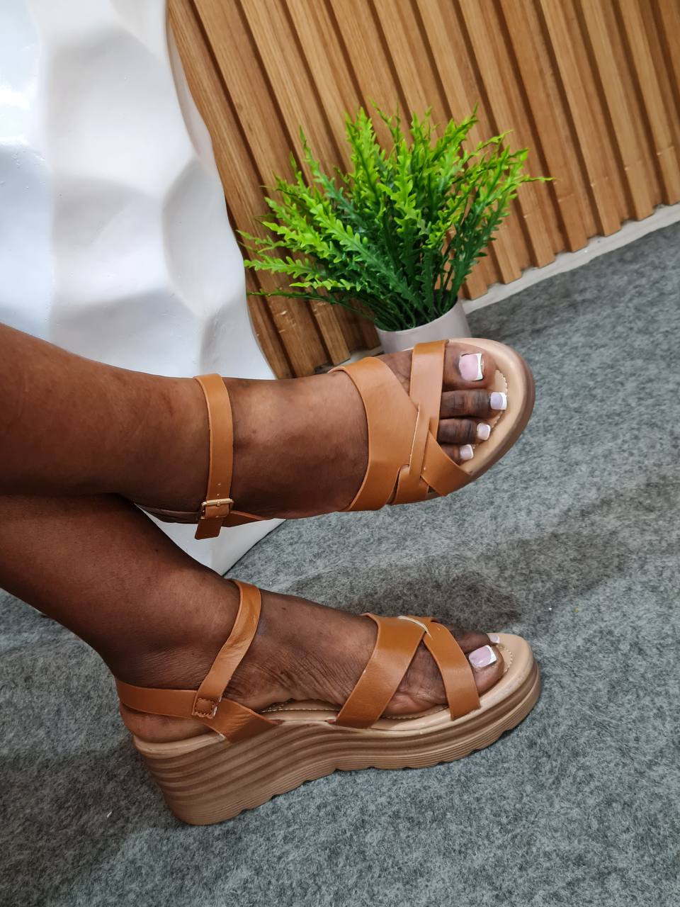 bibas wedge sandal (new) - brown