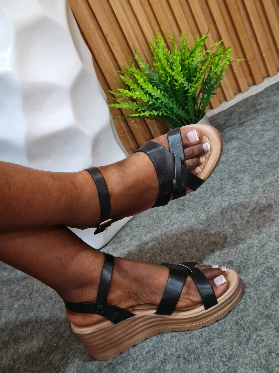 bibas wedge sandal (new) - black