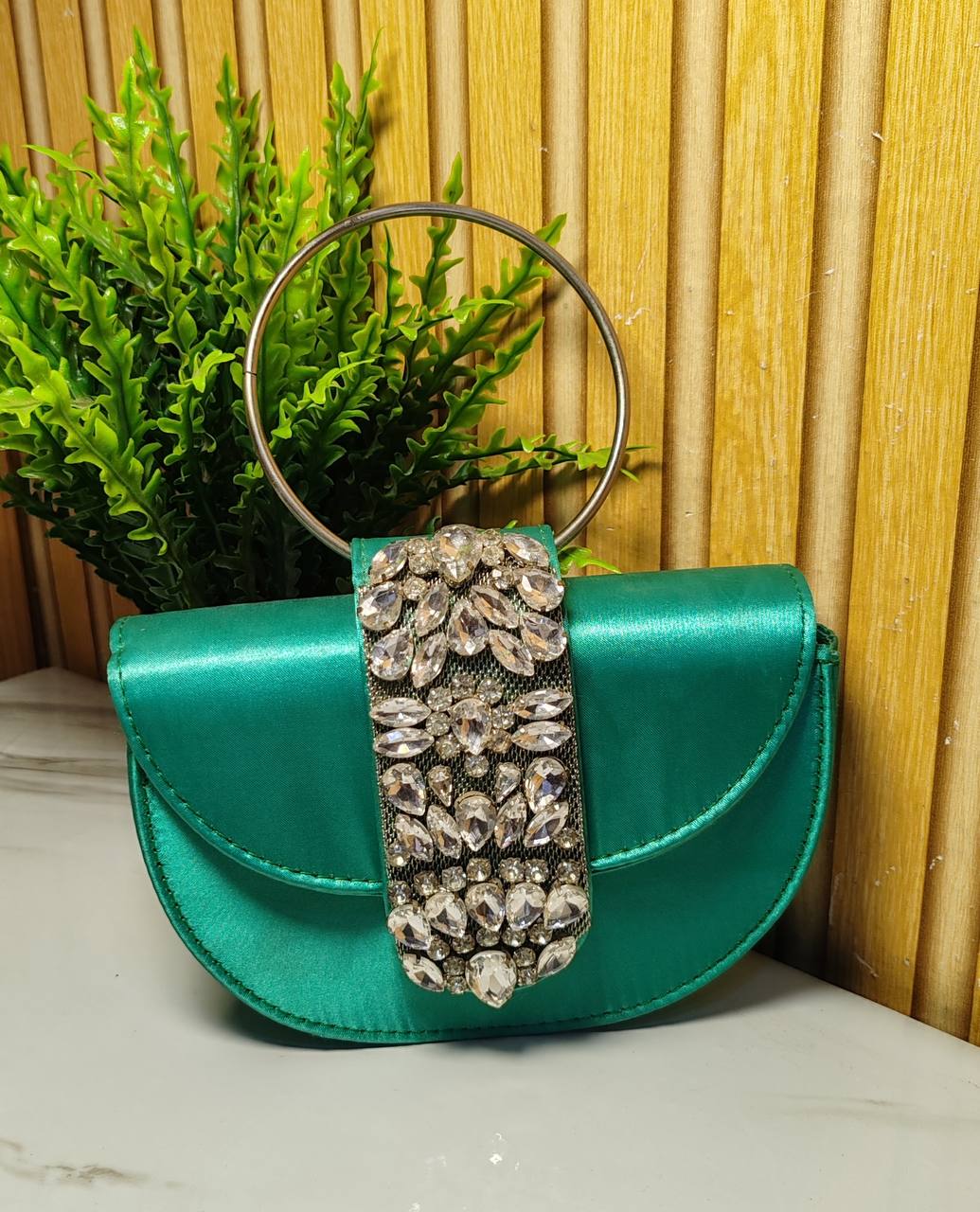 party purse with round metal handle - green