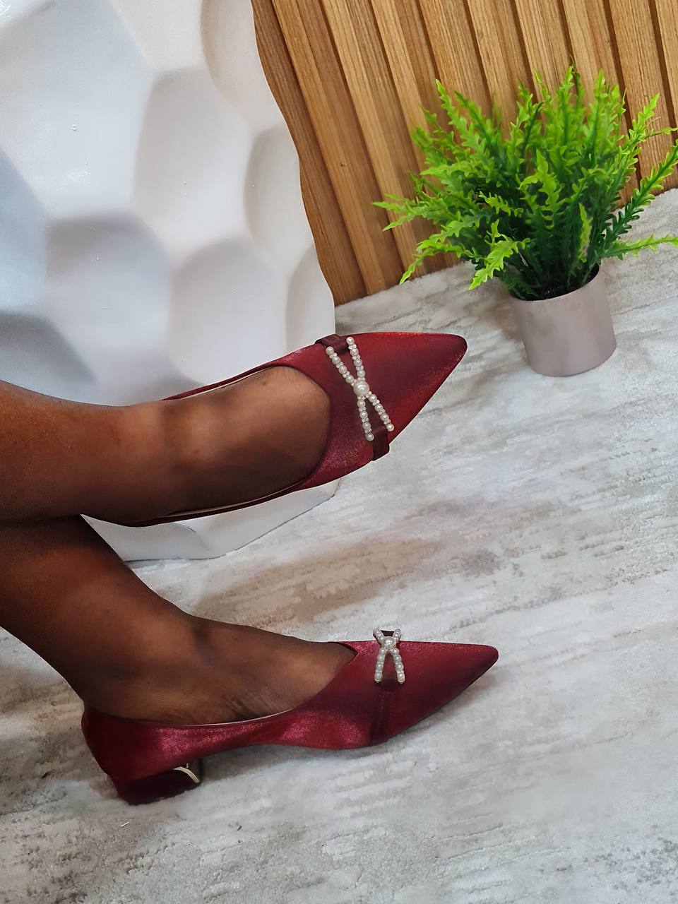 wei ming xin block heel shoes with shinny leather and cross beaded design - wine