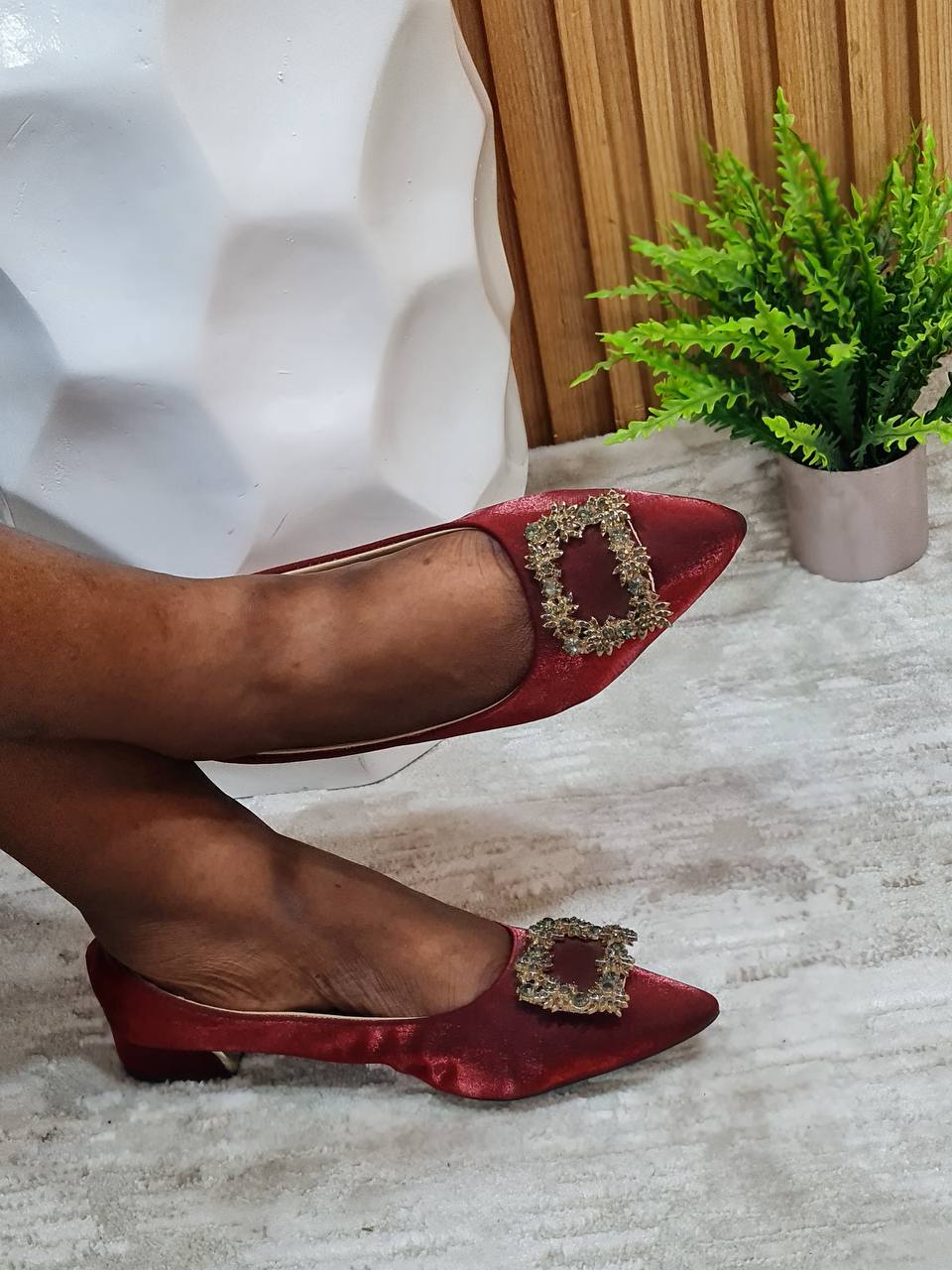 wei ming xin block heel shoes with shinny leather and square design with pointed tip - wine