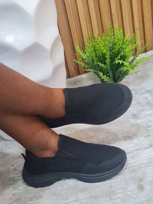 comfy sneakers - black
