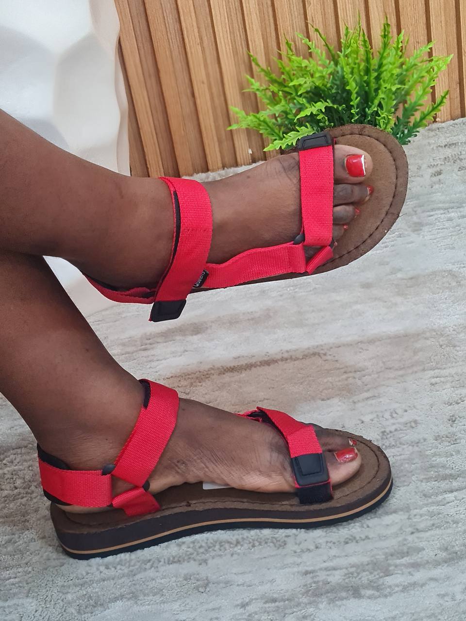 queens trekkers - red
