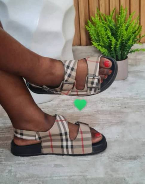 burberry trekkers - nude