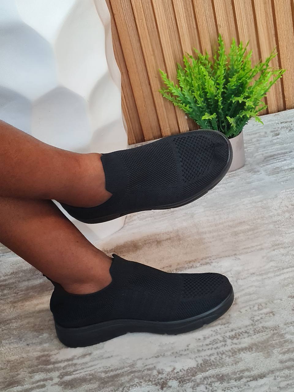 discover sports sneakers - black