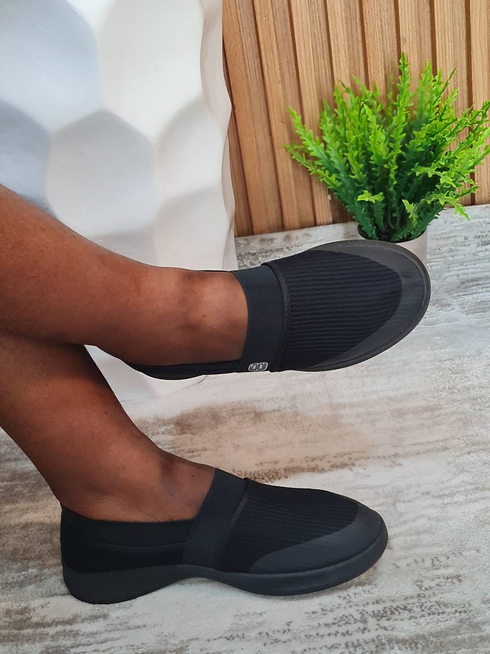 fabric sneakers with elastic at the top - black
