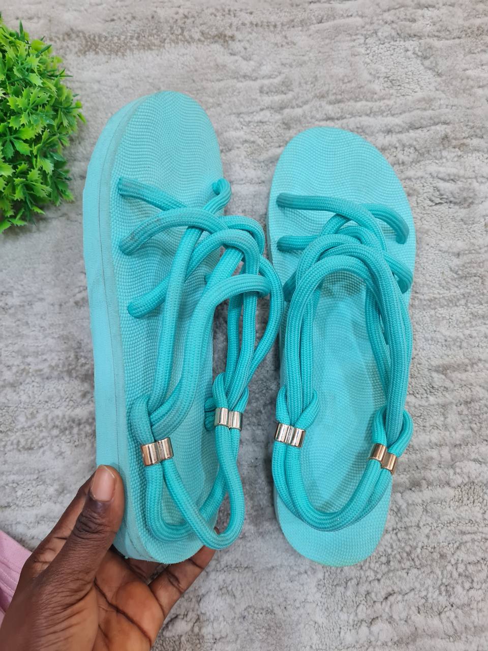 trekkers with elastic straps - green