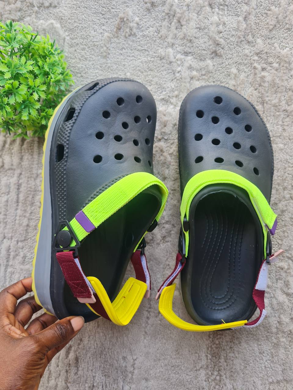 men crocs sandal - black/grey sole
