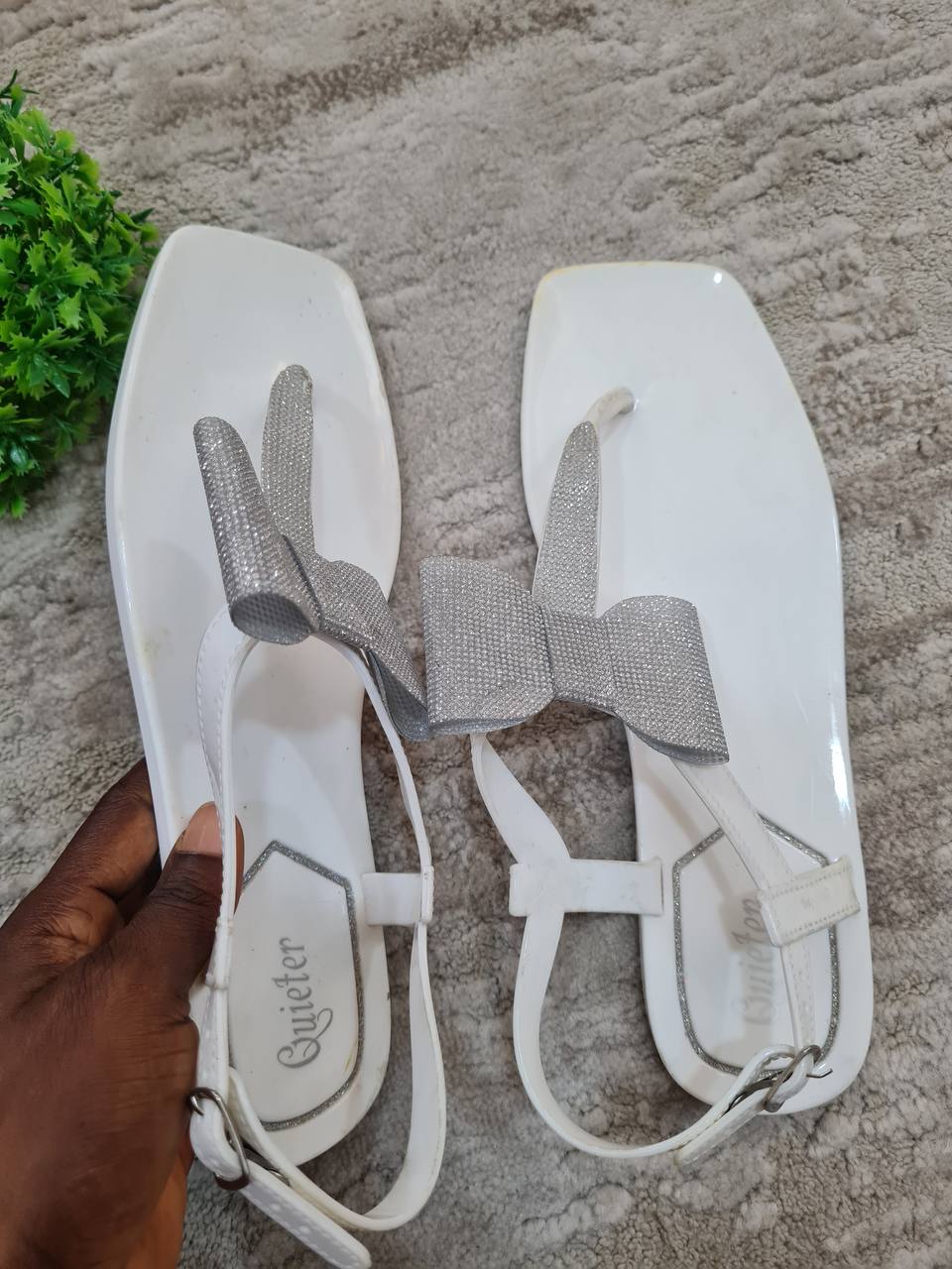 quieter sandals with bow - white 