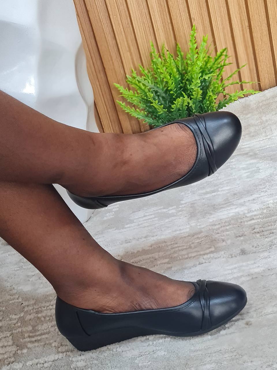 claundary wedge shoes - all black