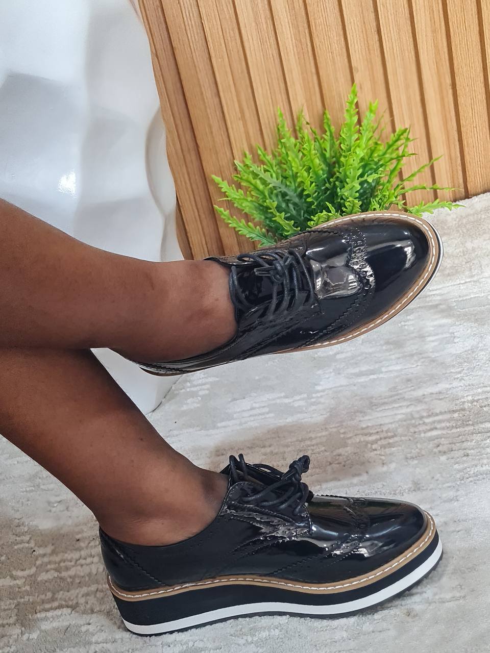 eternal love brogues - black