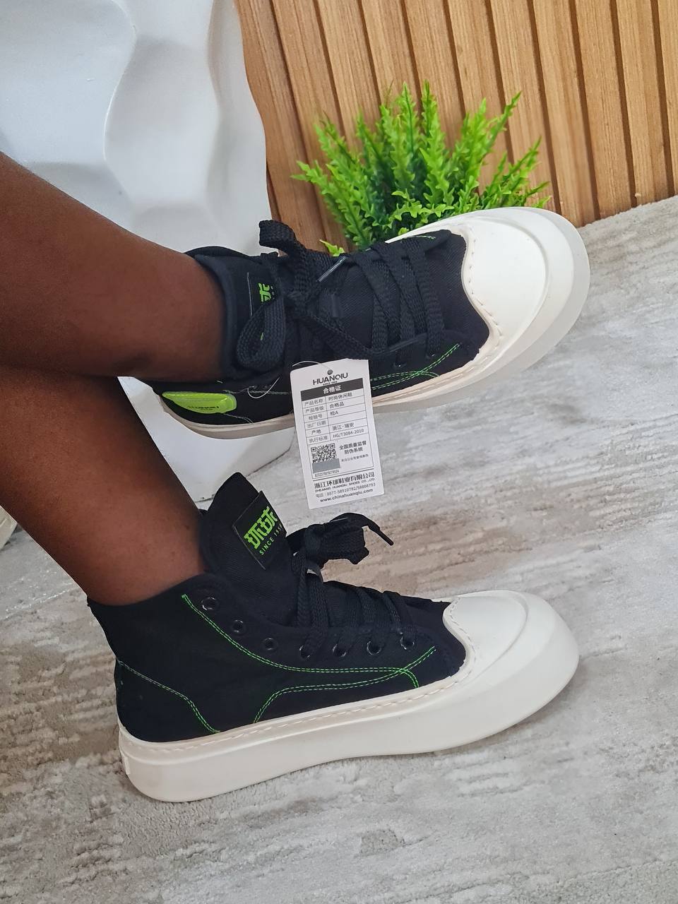 255 sneakers 