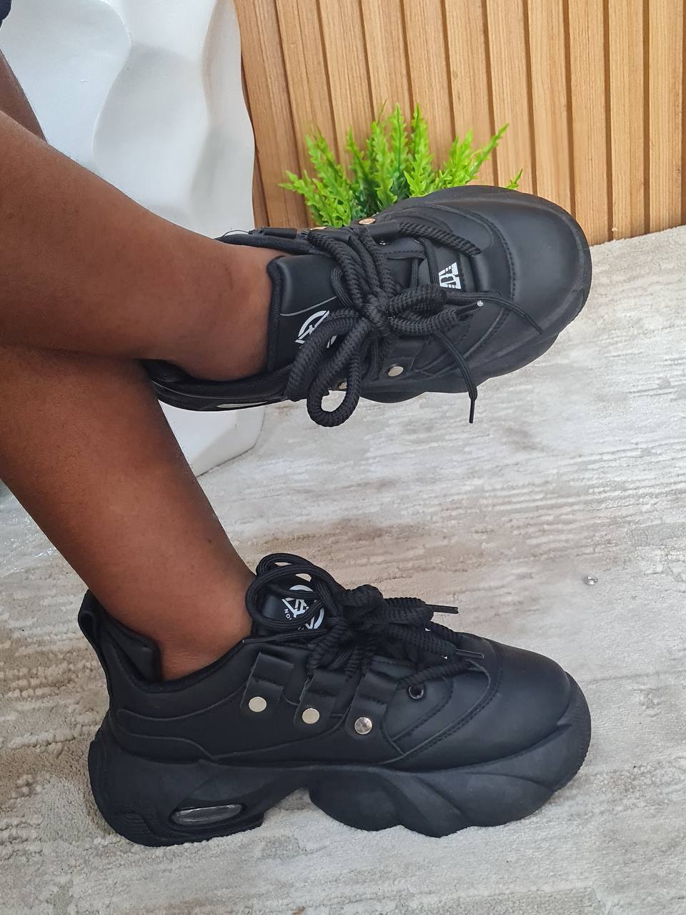 big fashion sneakers - black