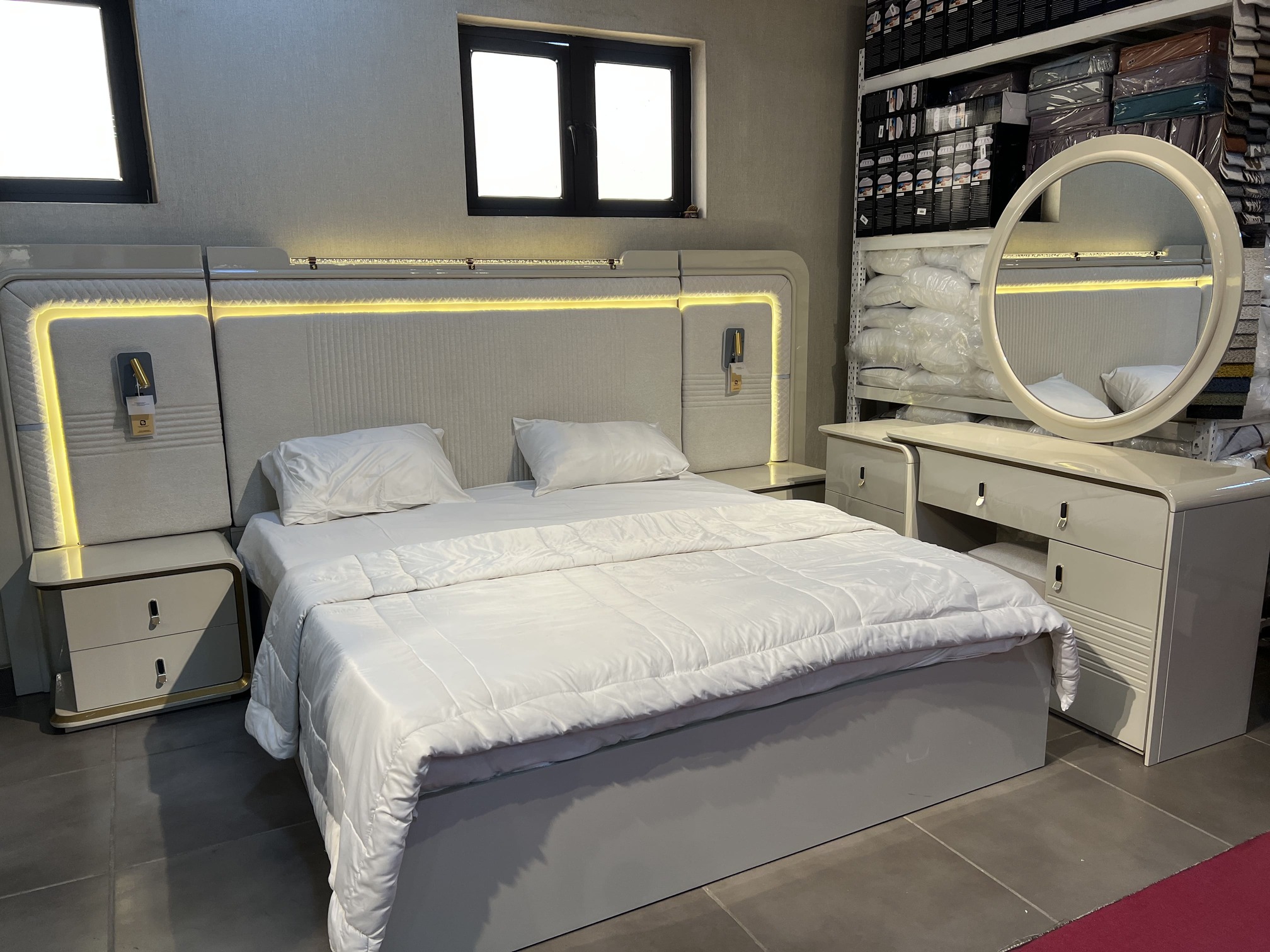 9959 contemporary bed 