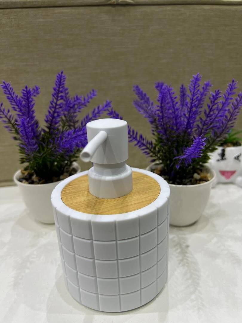 round grid patterned home and fun soap dispenser - Thumbnail 3
