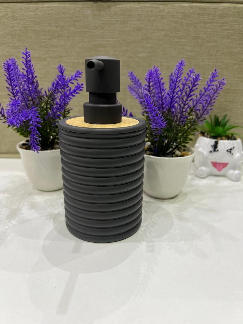 short round straight line  home and fun soap dispenser