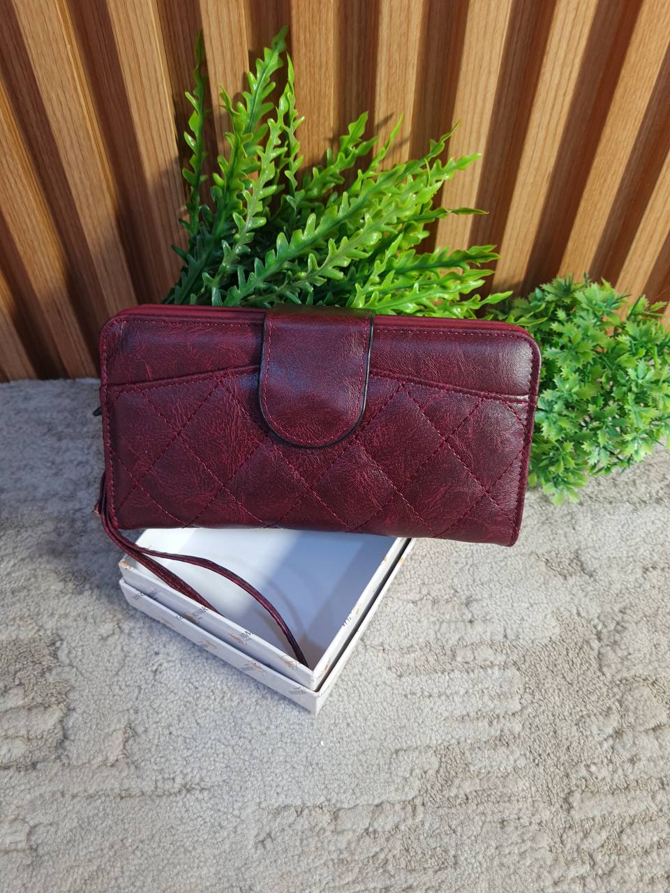 boxed wallet 2023 a01 - wine
