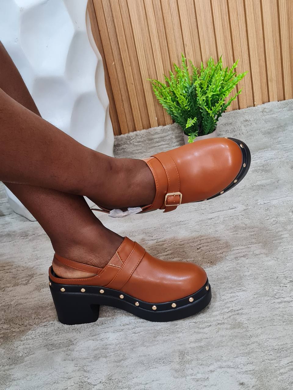 golden kello mules with buckle - brown