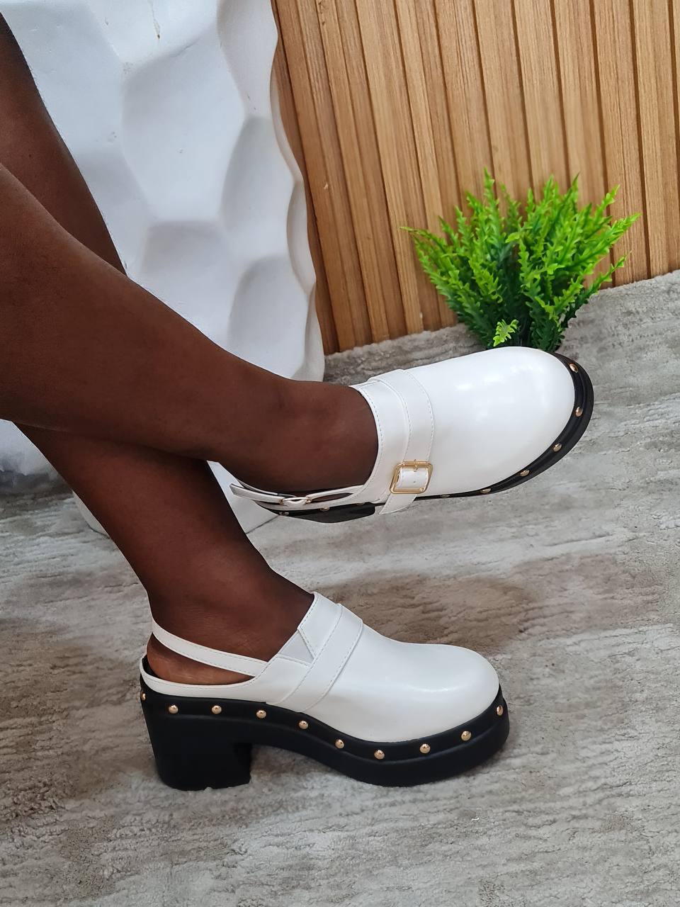 golden kello mules with buckle - white