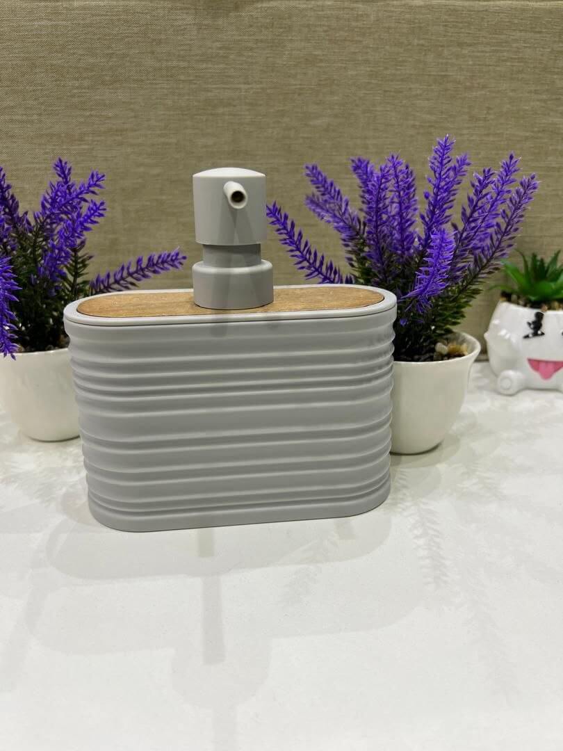 ribbed horiazontal home and fun soap dispenser - Thumbnail 3