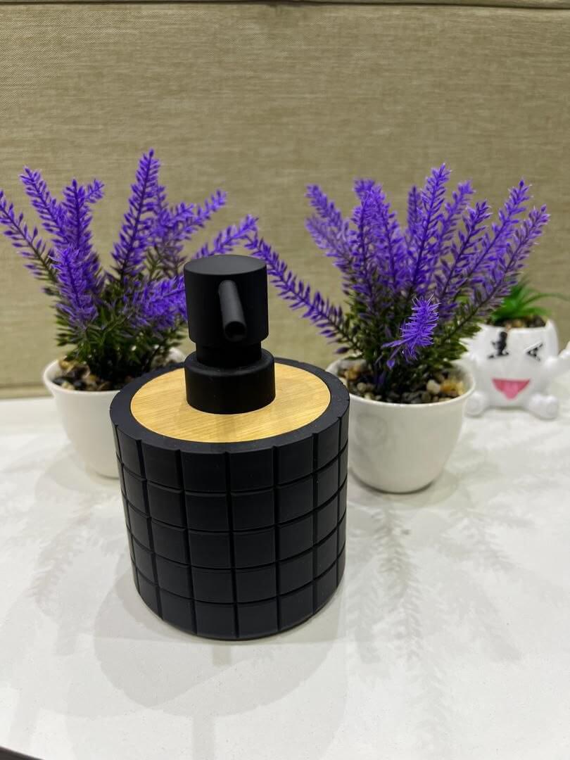 round grid patterned home and fun soap dispenser - Thumbnail 4