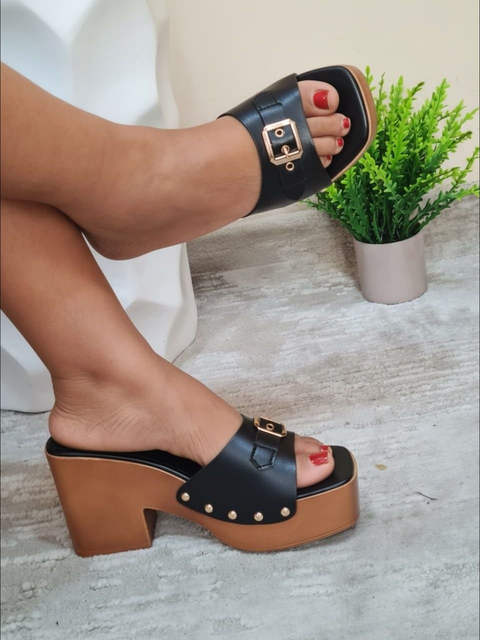 nora seith platform mule - black