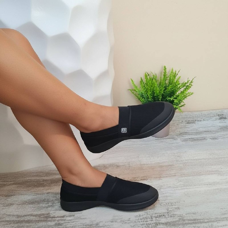 fabric sneakers with elastic at the top - black