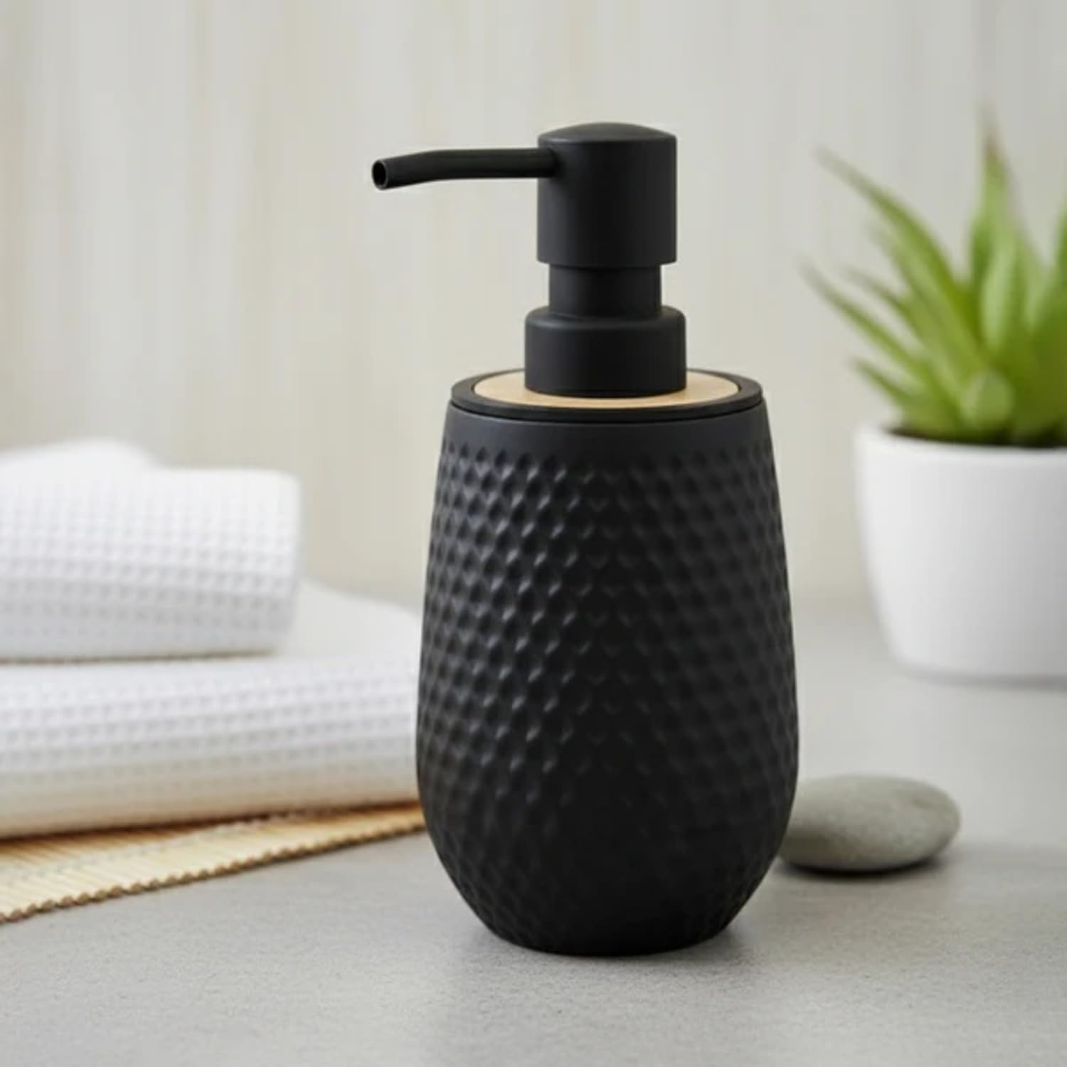 round dotted with slim head soap dispenser - Thumbnail 2