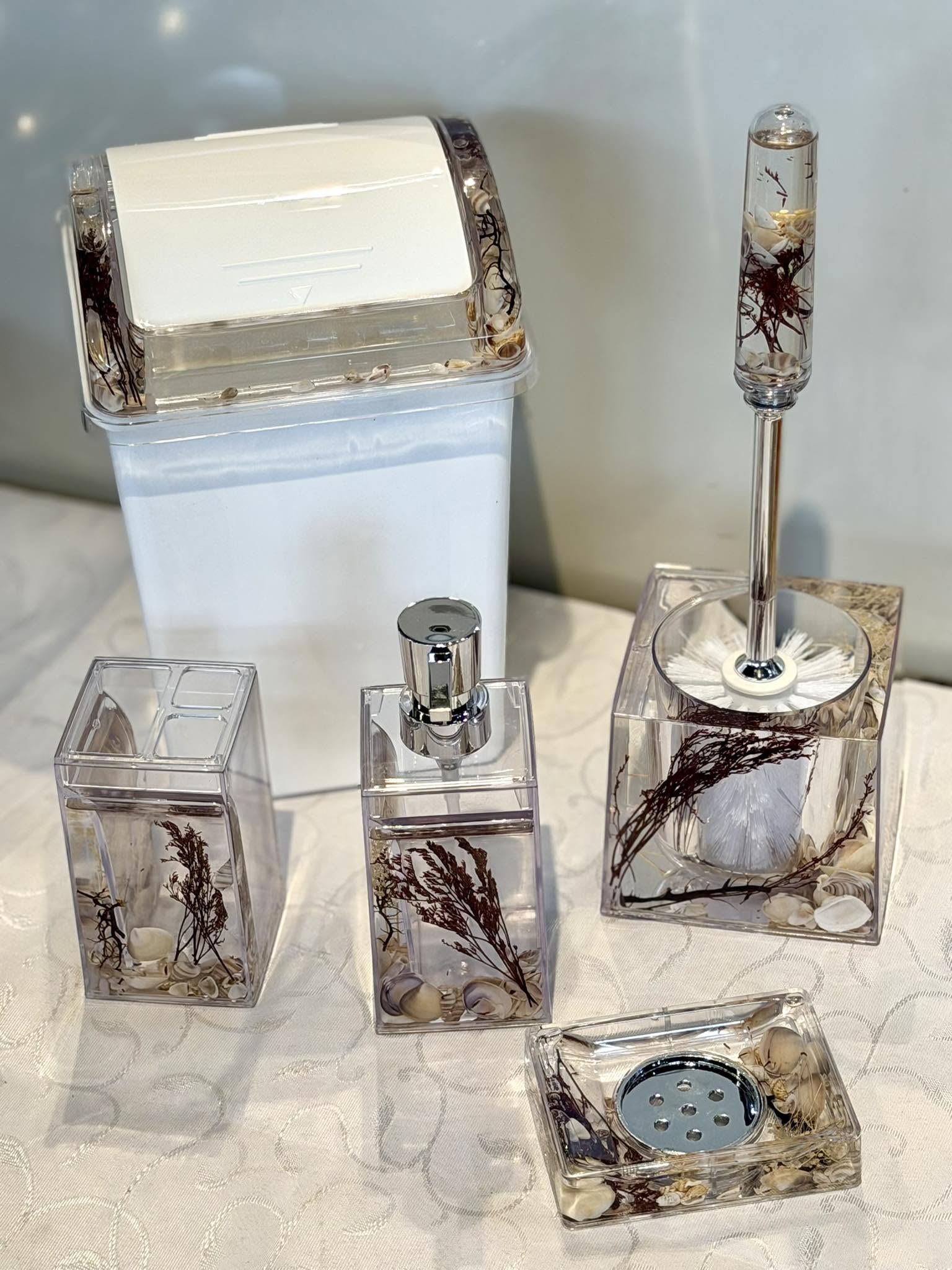 SQUARE BROWN WITH SHELLS